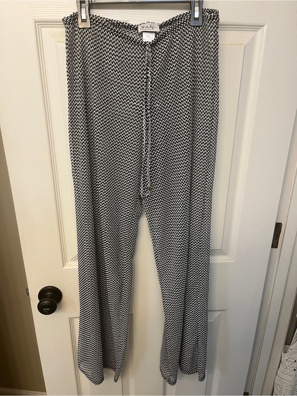 Jordan Taylor Black & White airy Patterned swim coverup Drawstring Pants sz M